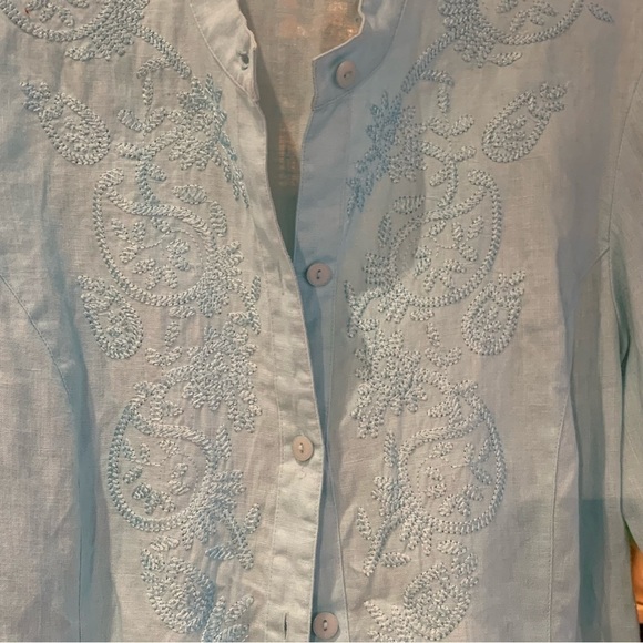 100%Linen Embroidered Button Front Shirt - Picture 2 of 9